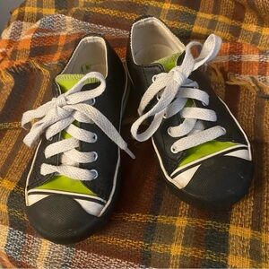 Morgan & Milo navy and lime sneaker.